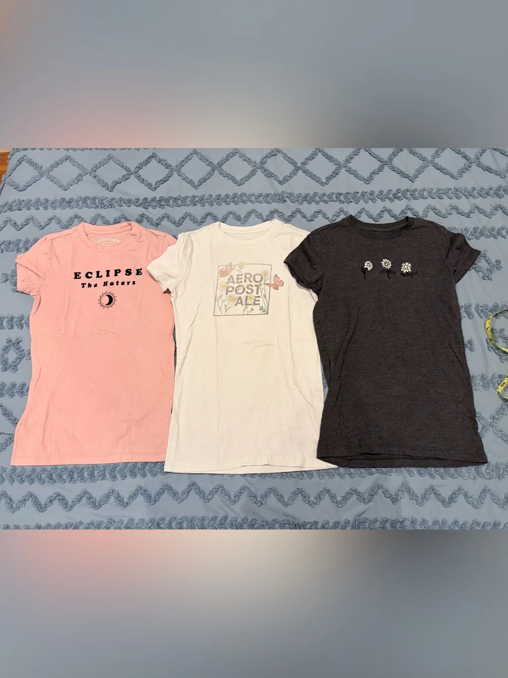 Aeropostale Graphic T-Shirt Bundle XS | 3 Short Sleeve Tees Pink White Gray